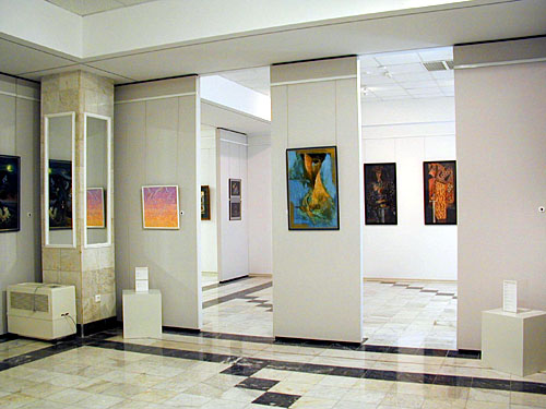 Экспозиционные ширмы Arte в Сургутском государственном художественном музее 